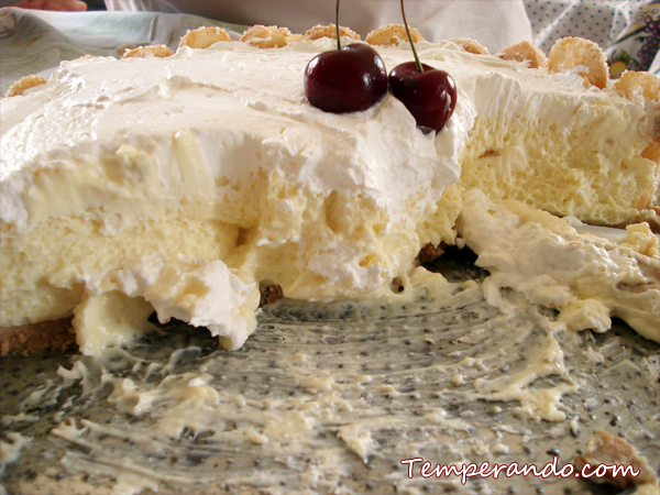 TORTA DE LIMAO POR DENTRO